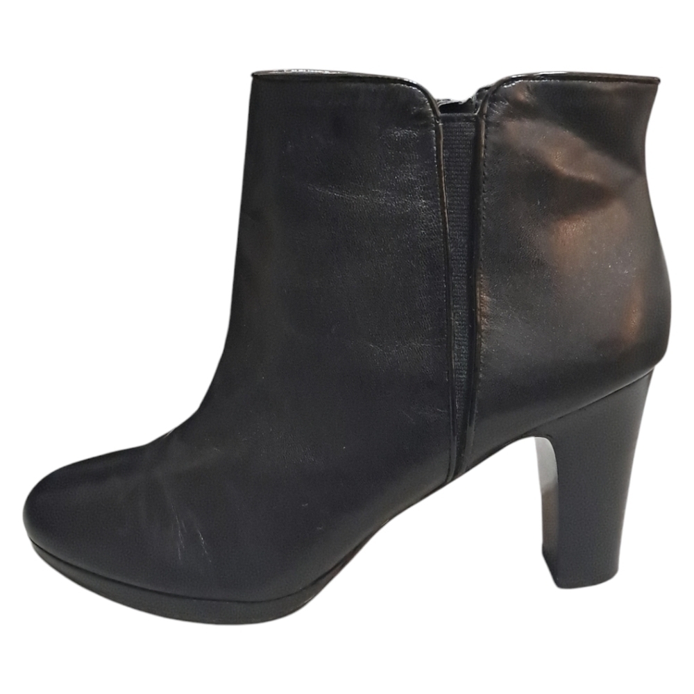 Lauren Ralph Lauren Genuine Leather Marcy Ankle Boots Size 10B